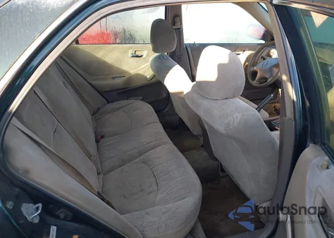 2001 Honda Accord Value Package из США, поврежденный, VIN 1HGCF86601A125051